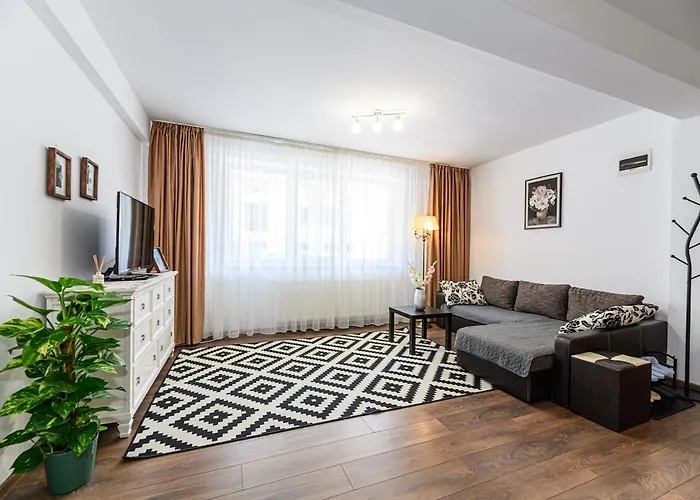 Brasov Hillside Suite Near City Center